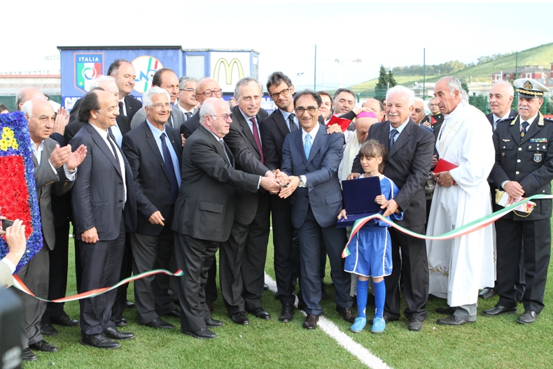Inaugurazione campo da calcio Catanzaro presenti FIGC e LND