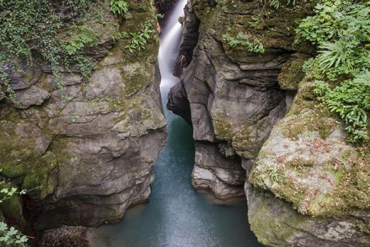 Grigliato e gradini in acciaio COR-TEN per la natura